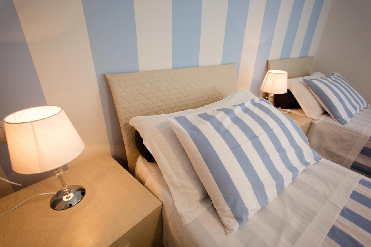 Affittacamere E Appartamenti - Rent Rooms And Apartments Le Camere Nel Corso - Adults Only لا سبيتسْيا المظهر الخارجي الصورة