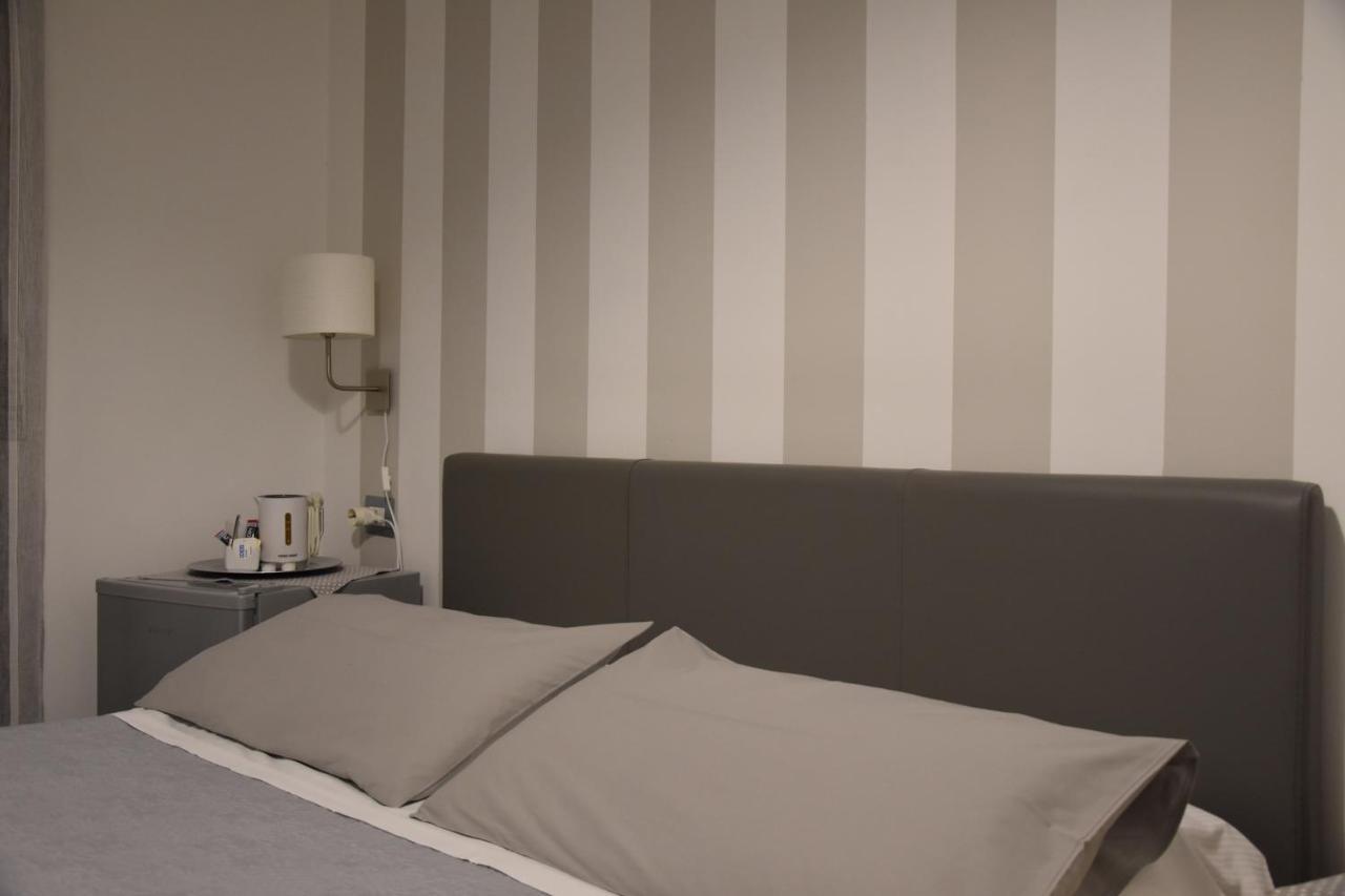 Affittacamere E Appartamenti - Rent Rooms And Apartments Le Camere Nel Corso - Adults Only لا سبيتسْيا المظهر الخارجي الصورة