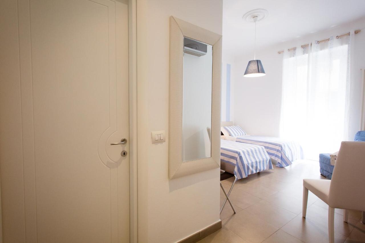 Affittacamere E Appartamenti - Rent Rooms And Apartments Le Camere Nel Corso - Adults Only لا سبيتسْيا المظهر الخارجي الصورة
