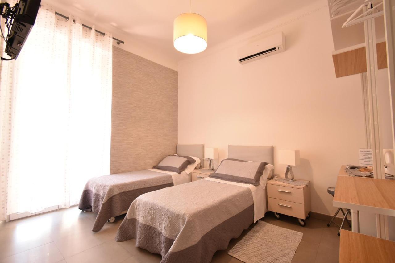 Affittacamere E Appartamenti - Rent Rooms And Apartments Le Camere Nel Corso - Adults Only لا سبيتسْيا المظهر الخارجي الصورة