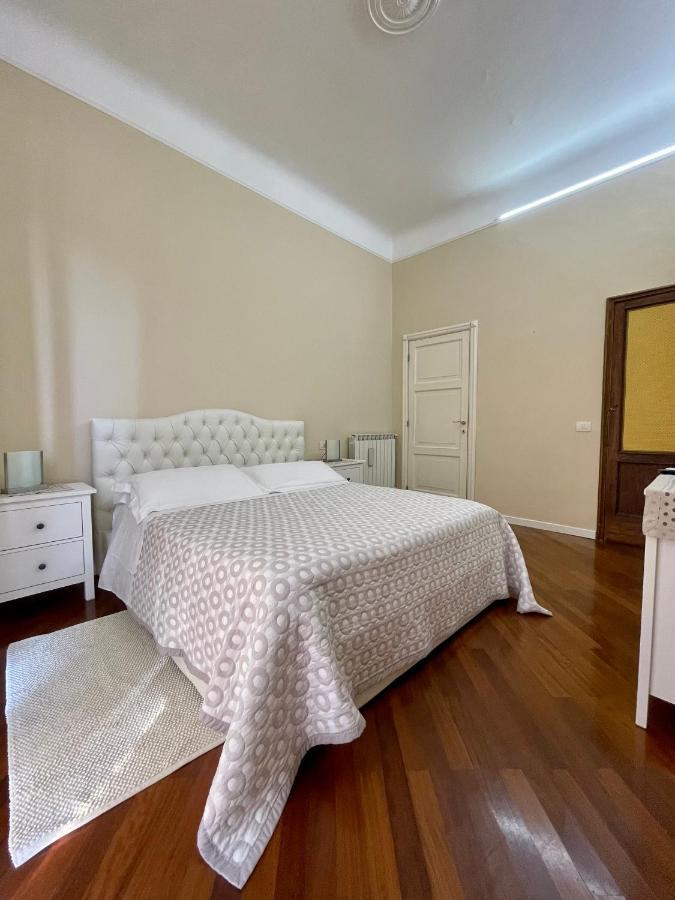 Affittacamere E Appartamenti - Rent Rooms And Apartments Le Camere Nel Corso - Adults Only لا سبيتسْيا المظهر الخارجي الصورة