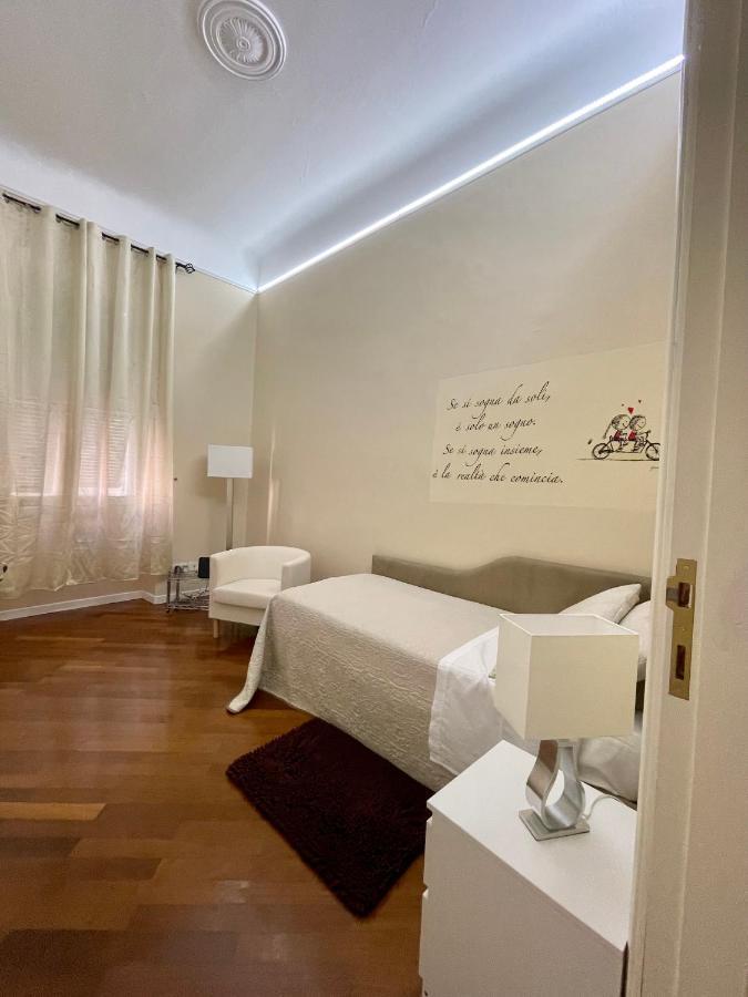 Affittacamere E Appartamenti - Rent Rooms And Apartments Le Camere Nel Corso - Adults Only لا سبيتسْيا المظهر الخارجي الصورة