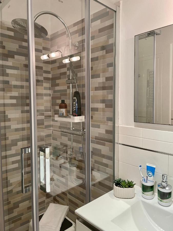 Affittacamere E Appartamenti - Rent Rooms And Apartments Le Camere Nel Corso - Adults Only لا سبيتسْيا المظهر الخارجي الصورة