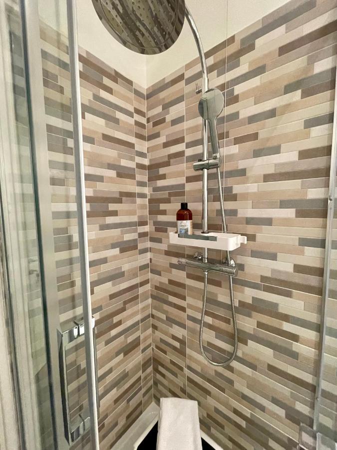 Affittacamere E Appartamenti - Rent Rooms And Apartments Le Camere Nel Corso - Adults Only لا سبيتسْيا المظهر الخارجي الصورة