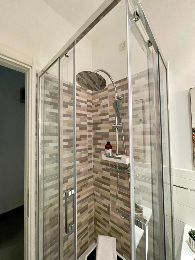 Affittacamere E Appartamenti - Rent Rooms And Apartments Le Camere Nel Corso - Adults Only لا سبيتسْيا المظهر الخارجي الصورة