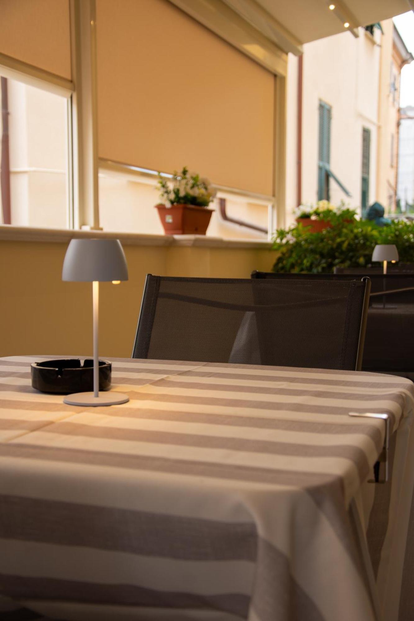 Affittacamere E Appartamenti - Rent Rooms And Apartments Le Camere Nel Corso - Adults Only لا سبيتسْيا المظهر الخارجي الصورة