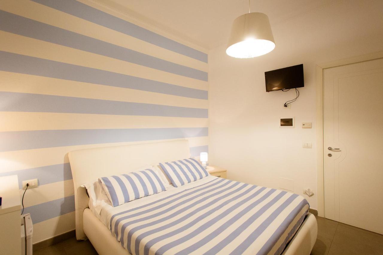 Affittacamere E Appartamenti - Rent Rooms And Apartments Le Camere Nel Corso - Adults Only لا سبيتسْيا المظهر الخارجي الصورة