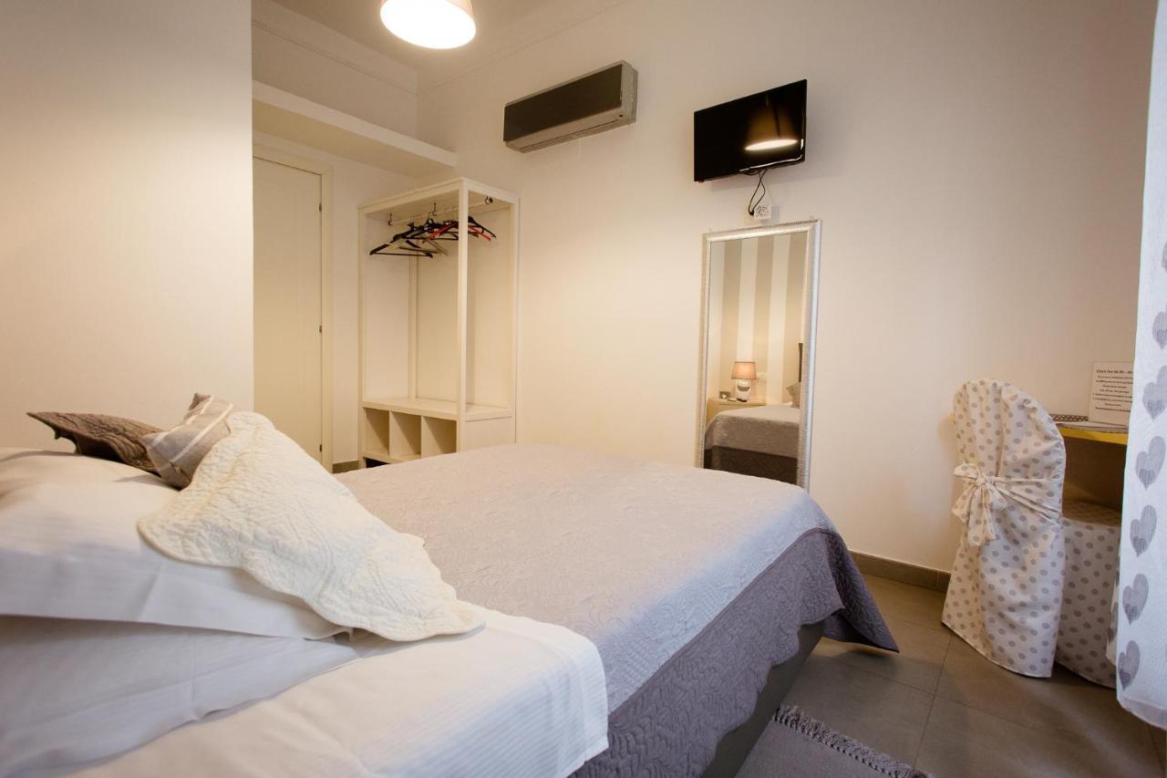 Affittacamere E Appartamenti - Rent Rooms And Apartments Le Camere Nel Corso - Adults Only لا سبيتسْيا المظهر الخارجي الصورة