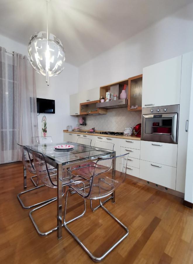 Affittacamere E Appartamenti - Rent Rooms And Apartments Le Camere Nel Corso - Adults Only لا سبيتسْيا المظهر الخارجي الصورة