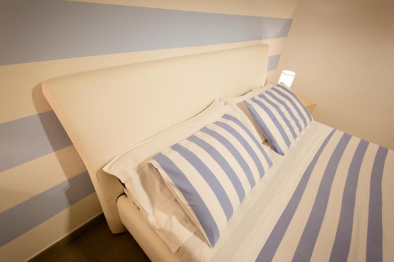 Affittacamere E Appartamenti - Rent Rooms And Apartments Le Camere Nel Corso - Adults Only لا سبيتسْيا المظهر الخارجي الصورة