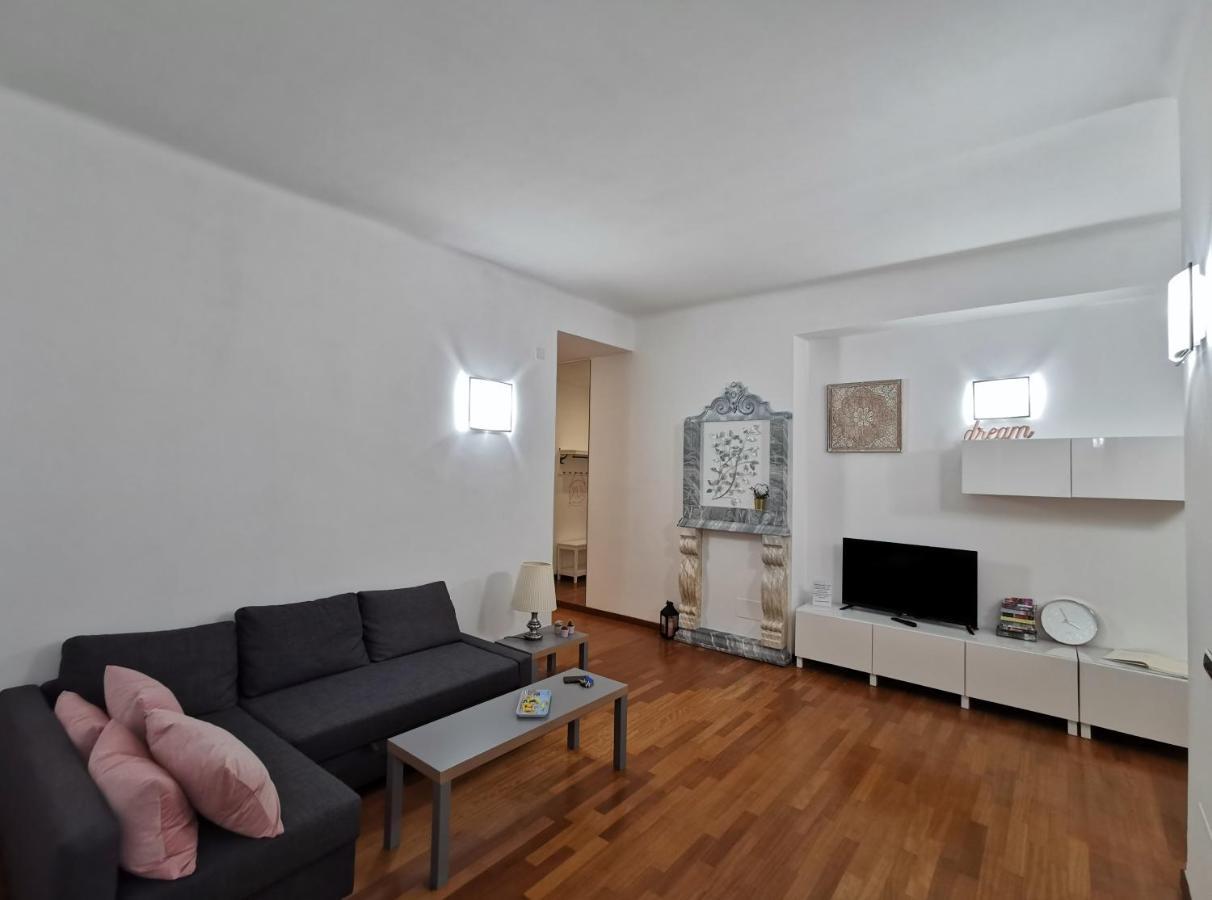 Affittacamere E Appartamenti - Rent Rooms And Apartments Le Camere Nel Corso - Adults Only لا سبيتسْيا المظهر الخارجي الصورة