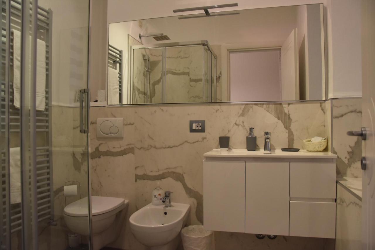 Affittacamere E Appartamenti - Rent Rooms And Apartments Le Camere Nel Corso - Adults Only لا سبيتسْيا المظهر الخارجي الصورة