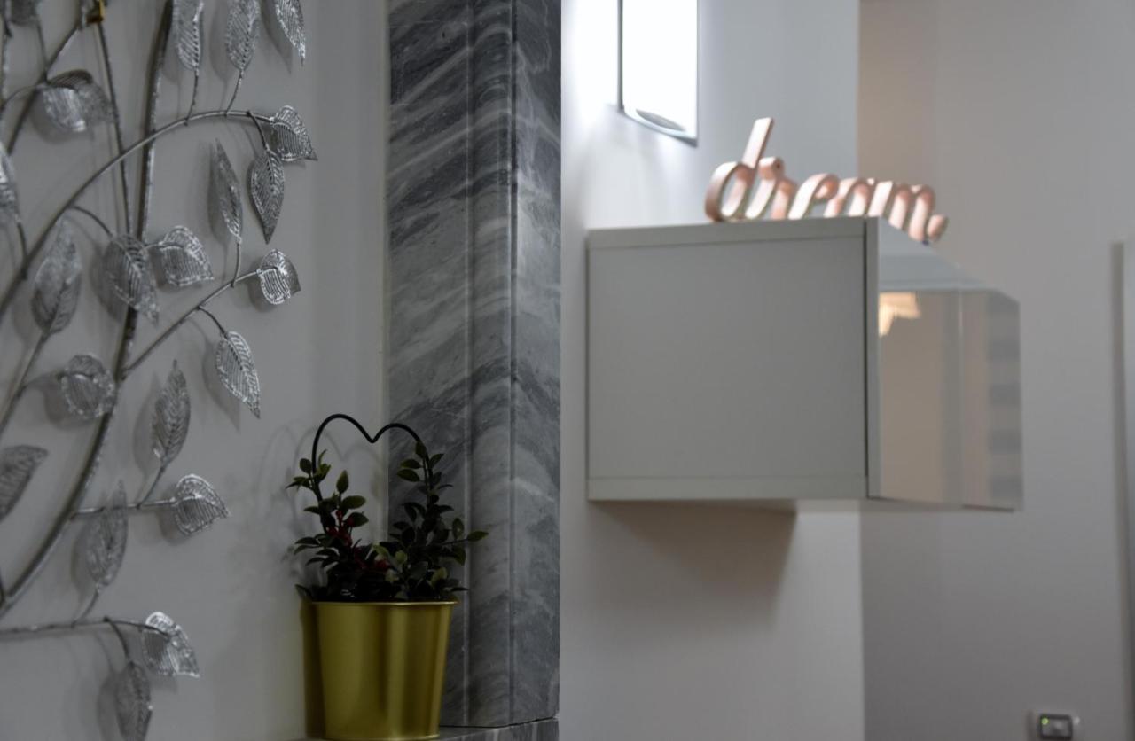Affittacamere E Appartamenti - Rent Rooms And Apartments Le Camere Nel Corso - Adults Only لا سبيتسْيا المظهر الخارجي الصورة